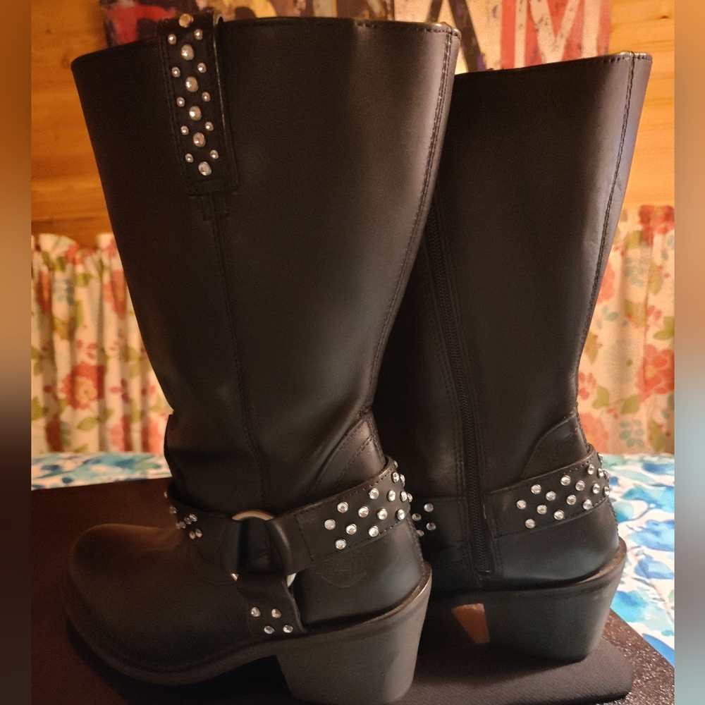 Sexy Harley-Davidson Boots - Picture 3 of 5